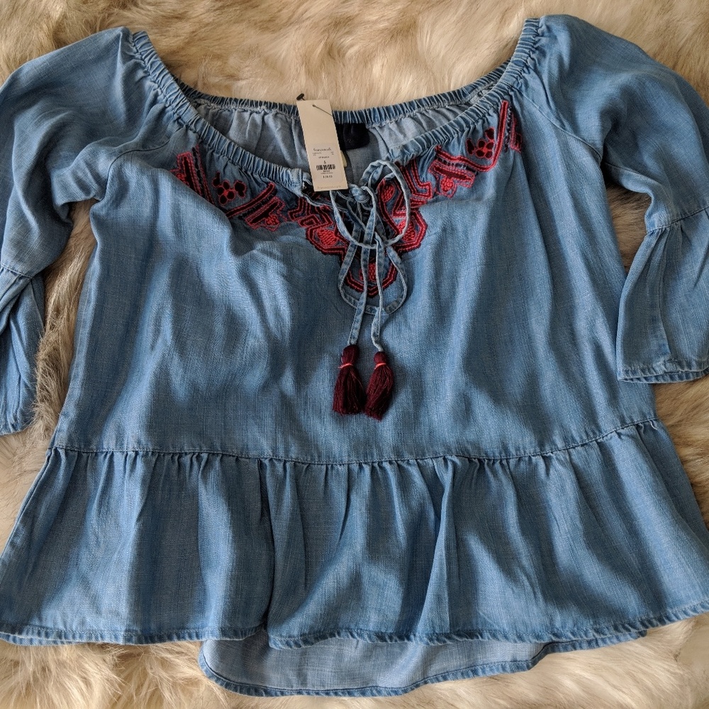NWT Francesca's top
